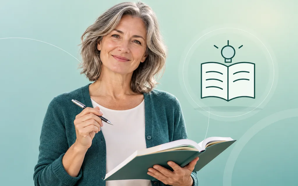 Lehrerin mit geöffnetem Buch und Stift vor grafischem Lernmotiv.