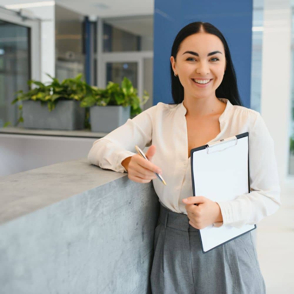 Hotelfachmann-frau per Personalvermittlung finden und buchen