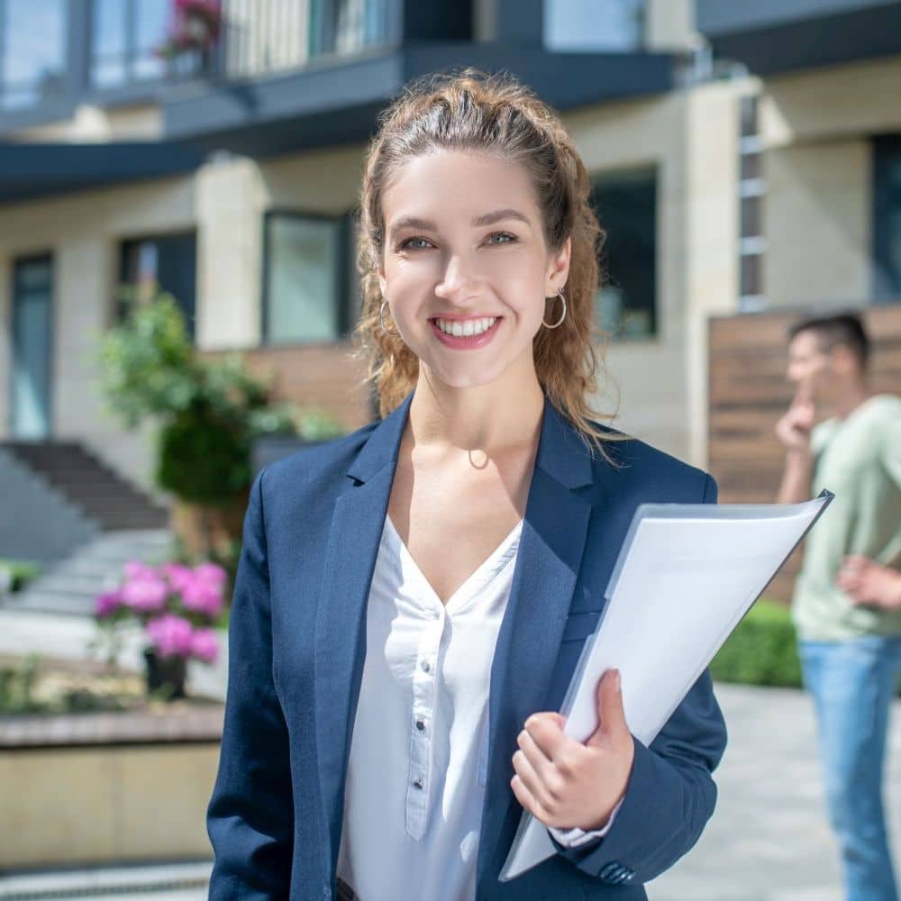Immobilienmakler per Personalvermittlung finden und buchen