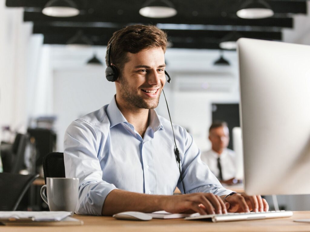 Level-2-Callcenter-Agent per Personalvermittlung finden buchen