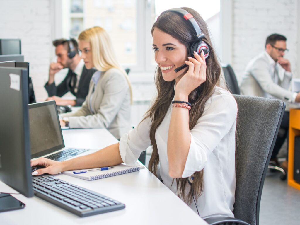 Level-4-Callcenter-Agent per Personalvermittlung finden buchen