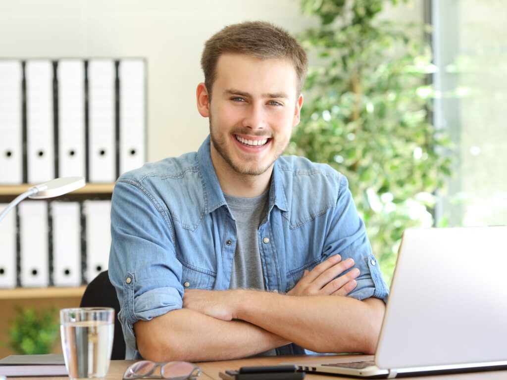 Level-2-Büromitarbeiter per Personalvermittlung finden buchen