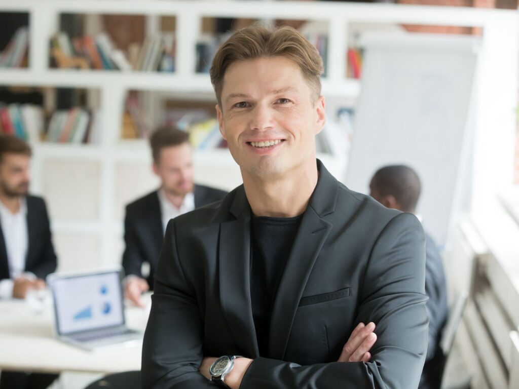 Level-6-Sales-Agent per Personalvermittlung finden buchen