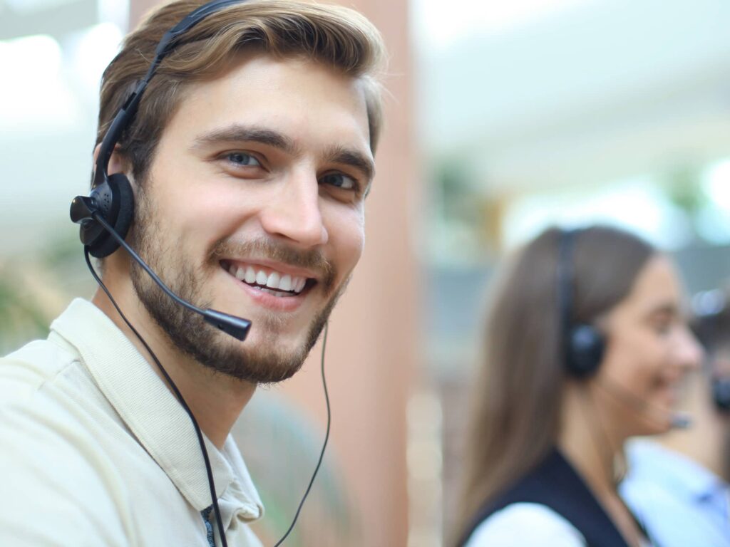 Call-Center-Agentur für Outbound Agenten buchen