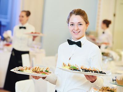 Level-3-Catering-Hostessen buchen