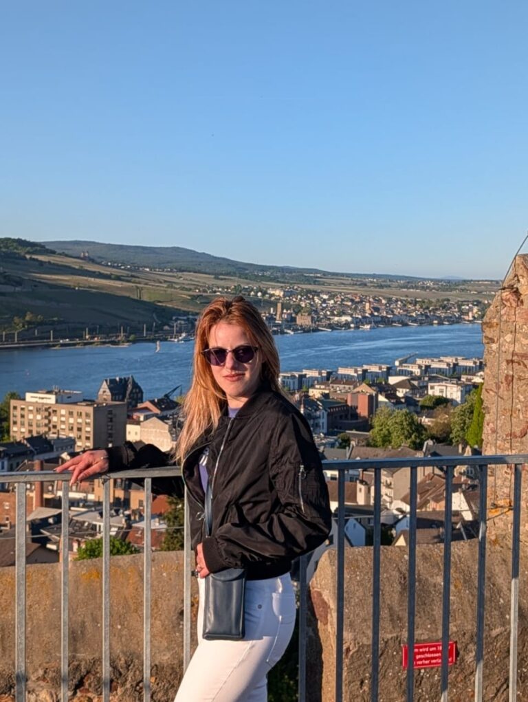 Profilbild von Carmen-Elena
