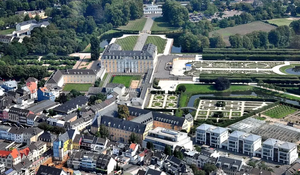 Stadtansicht von Brühl – Personal buchen und Jobs finden bei CALUMA