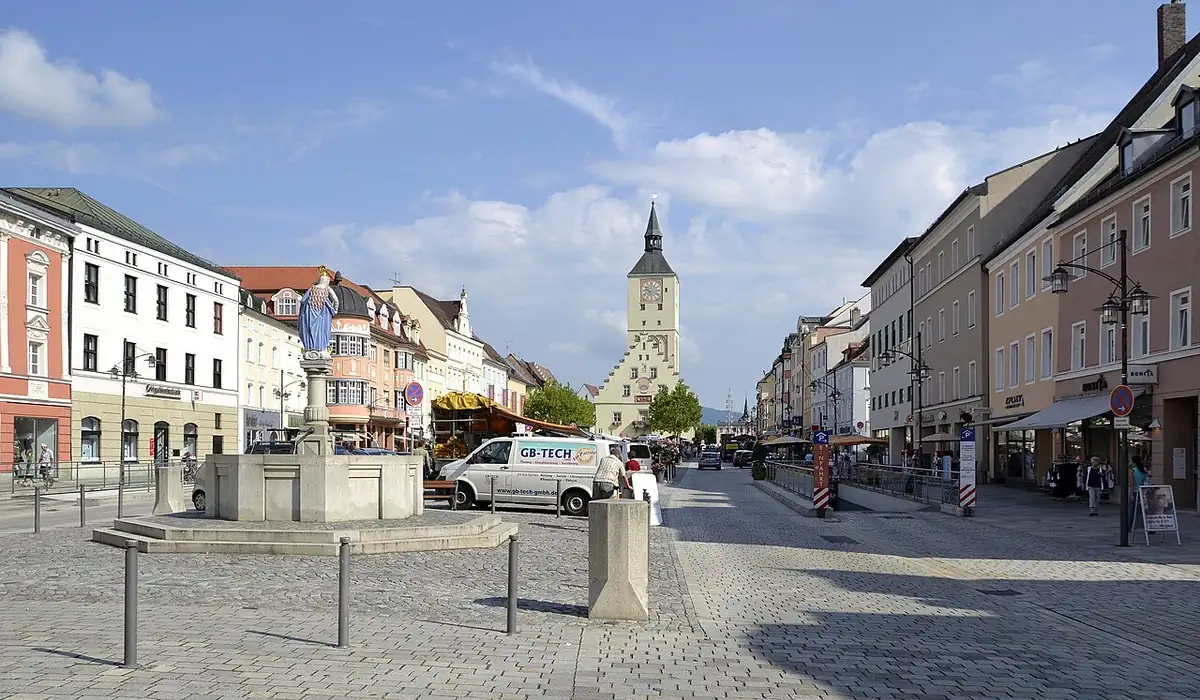 Stadtansicht von Deggendorf – Einsatzort für Sales-Promoter in Verkaufsförderung, Handel und auf Messen | CALUMA
