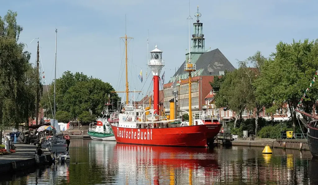 Stadtansicht von Emden – Berufsleben gestalten und regionale Jobs bei CALUMA finden