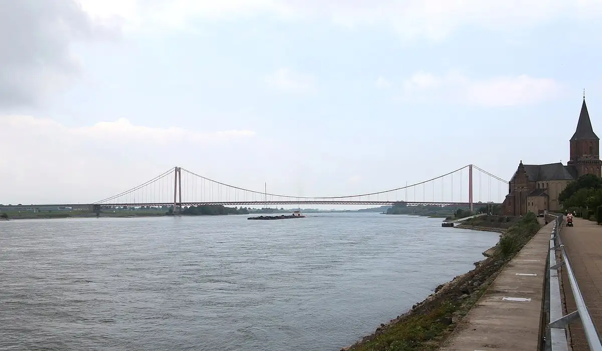 Stadtansicht von Emmerich am Rhein – Einsatzort für Walking Acts bei Stadtfesten, Messen, Shopping-Aktionen, Festivals, Sportevents und Promotionaktionen über CALUMA