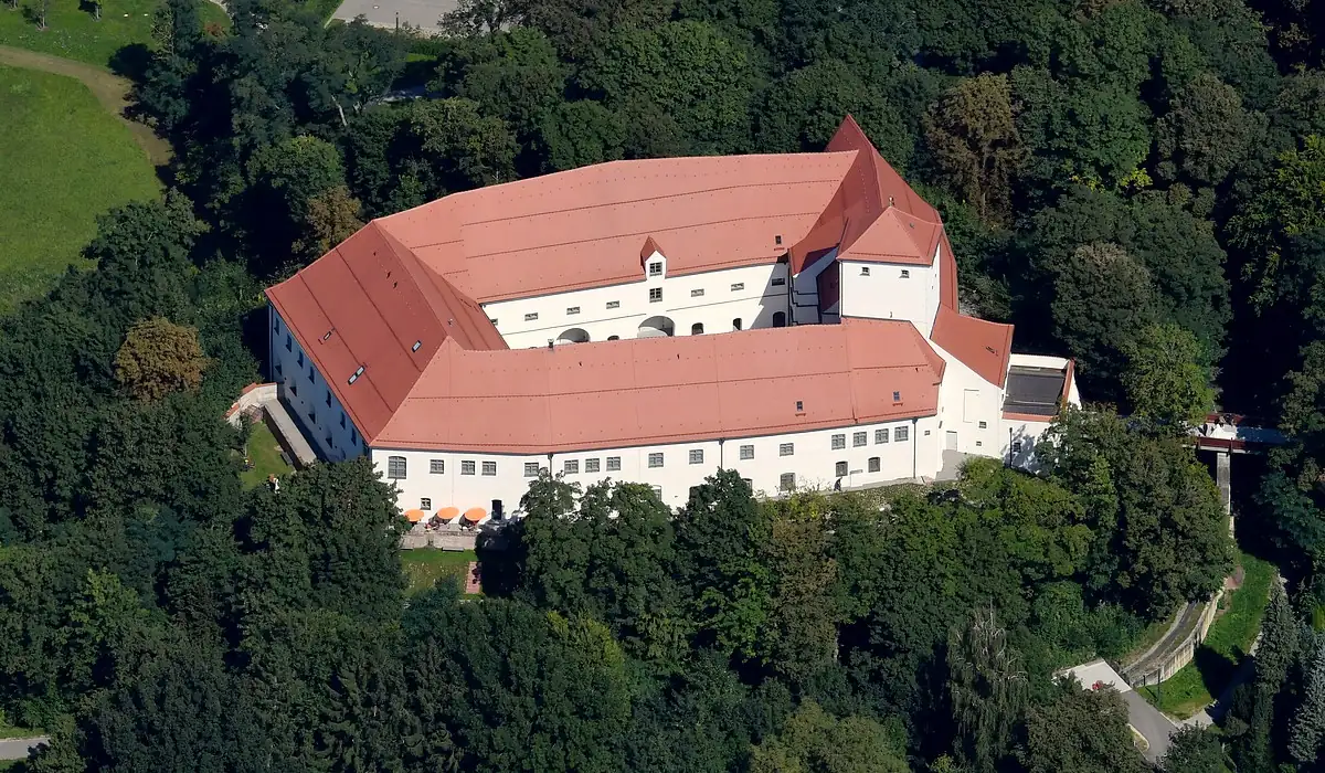 Stadtansicht von Friedberg, St – Einsatzort für Kellner in Restaurants, Hotels und Veranstaltungen | CALUMA