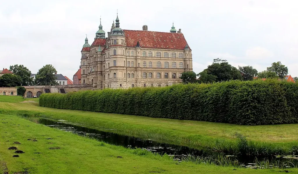 Stadtansicht von Güstrow, Barlachstadt – Personal für Gastronomie, Hotellerie und Tourismus bei CALUMA