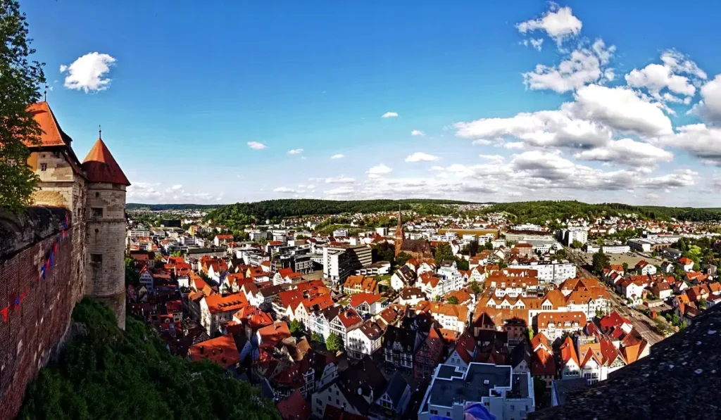 Stadtansicht von Heidenheim an der Brenz – Personal für Gastronomie, Hotellerie und Tourismus bei CALUMA