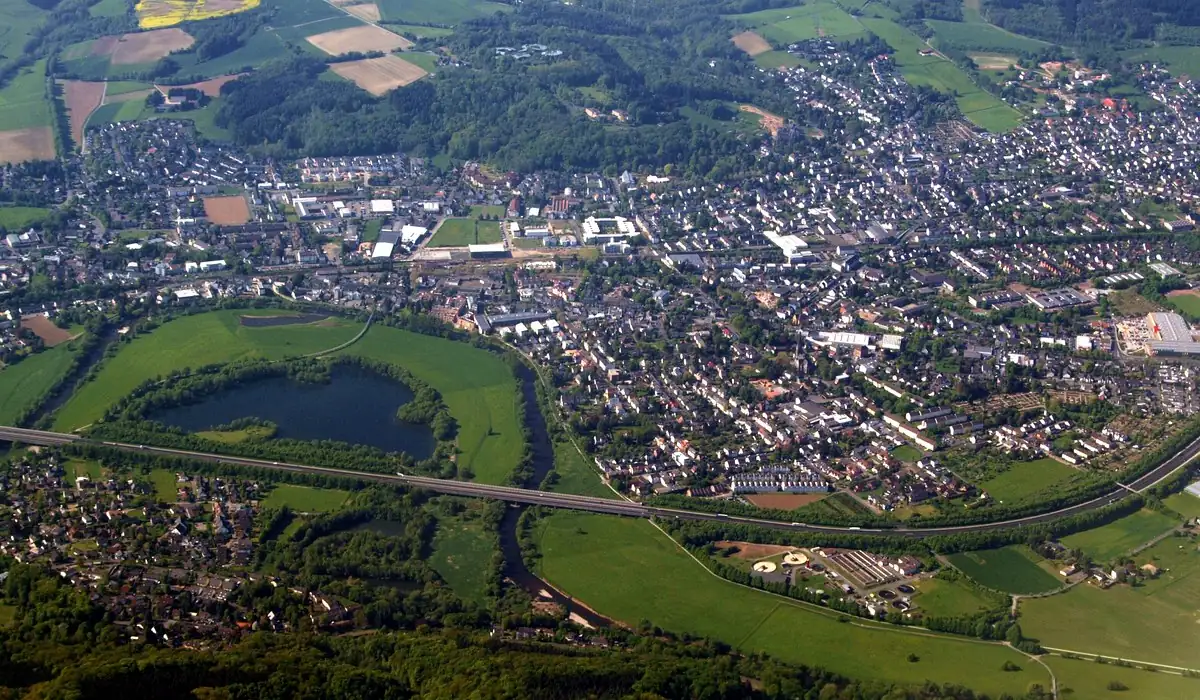 Stadtansicht von Hennef (Sieg) – Einsatzort für Stagehands bei Konzerten, Messen, Festivals, Bühnenaufbau und Eventproduktionen über CALUMA