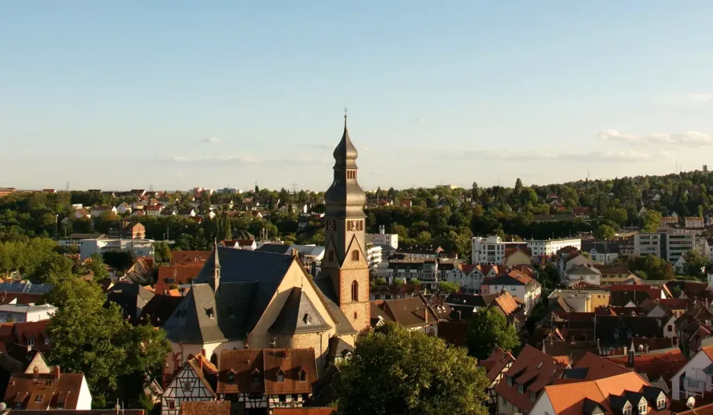 Stadtansicht von Hofheim am Taunus – Personal für Logistik, Transport und Verkehr bei CALUMA