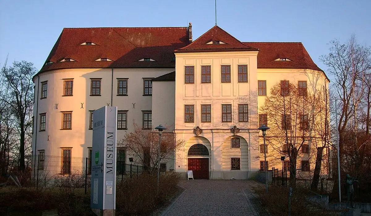 Stadtansicht von Hoyerswerda / Wojerecy – Einsatzort für Lehrer und Bildungseinrichtungen | CALUMA