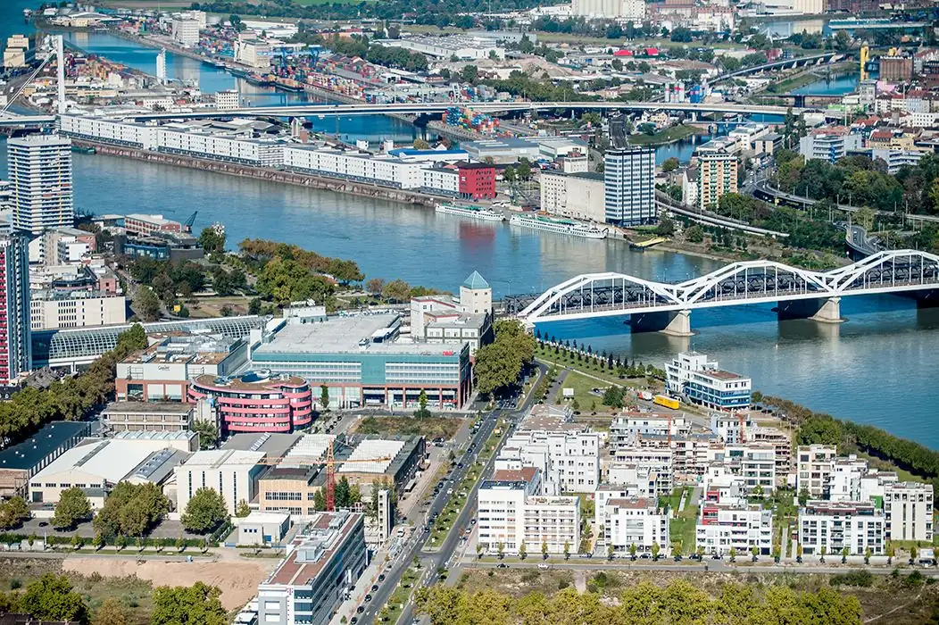 Stadtansicht von Ludwigshafen am Rhein – Einsatzort für VIP-Hostessen bei Galas, Empfängen, Messen, Sportevents, VIP-Lounges und Premium-Hospitality über CALUMA