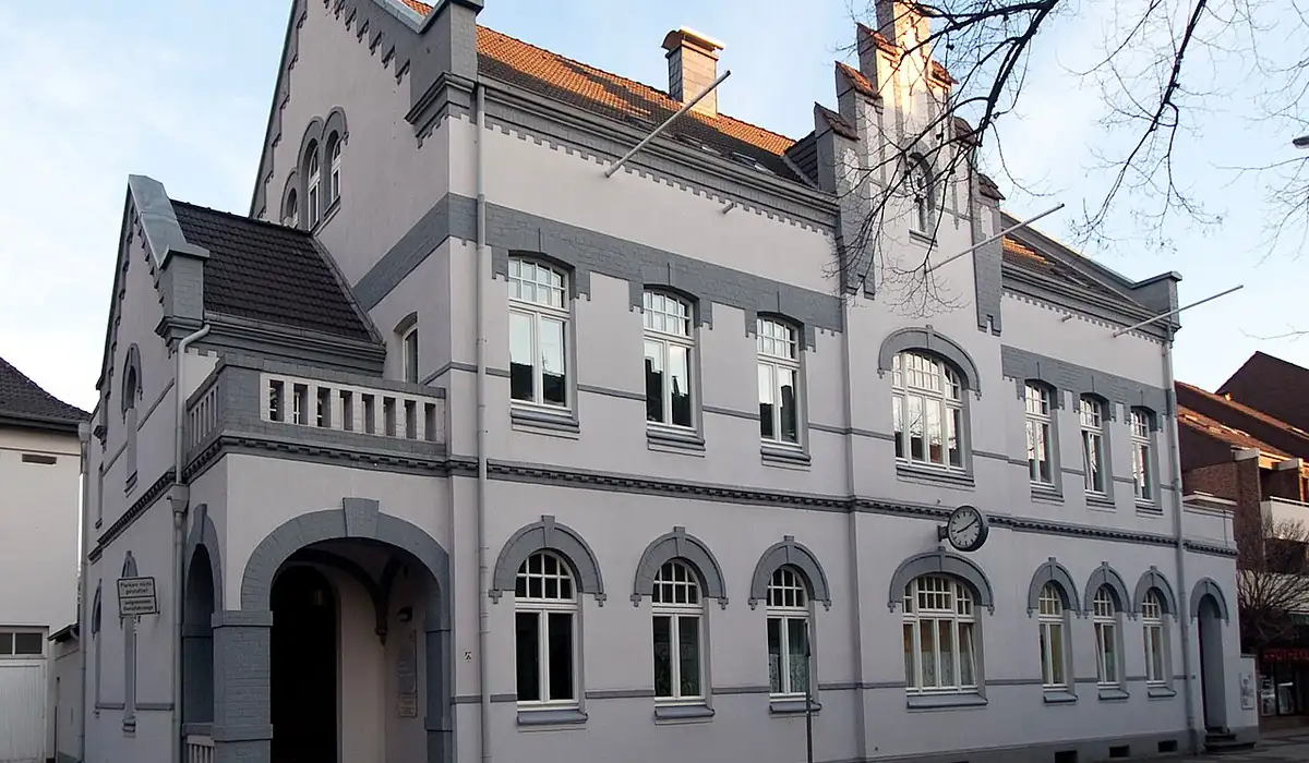 Stadtansicht von Meerbusch – Einsatzort für Lehrer und Bildungseinrichtungen | CALUMA