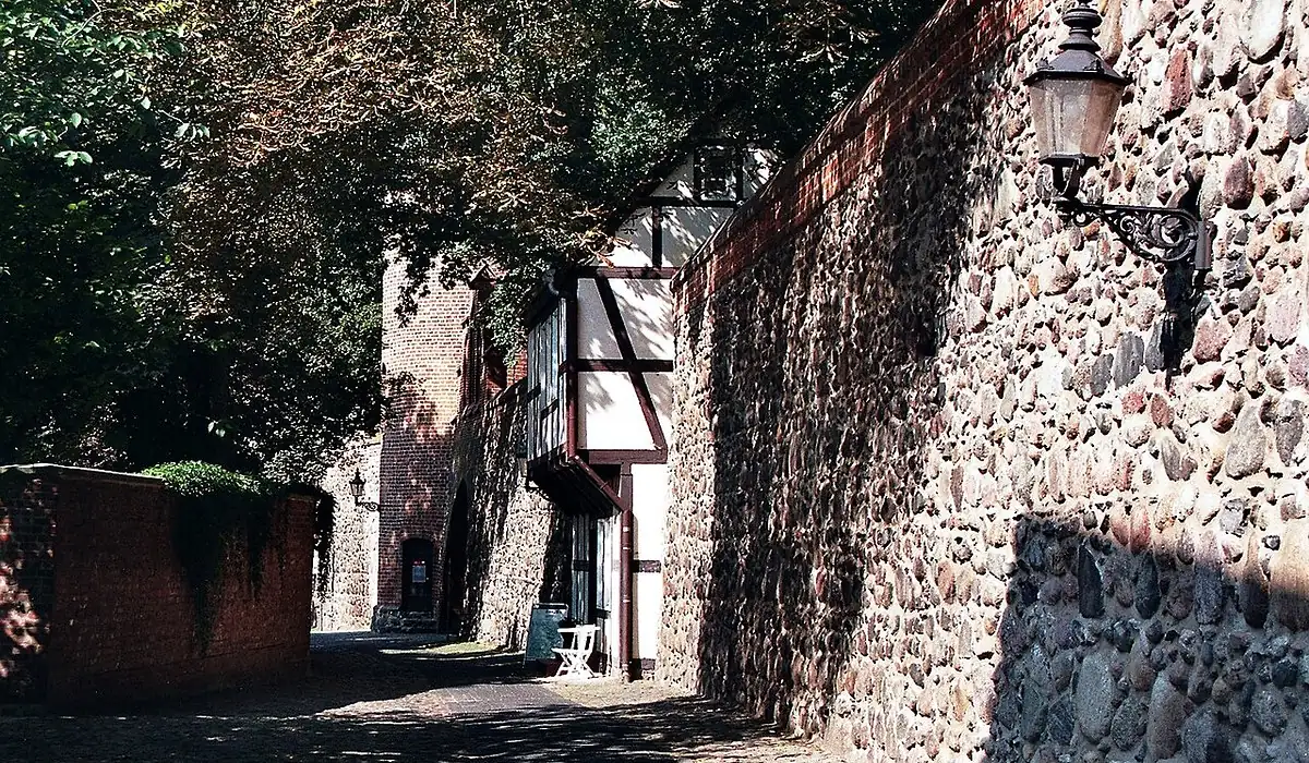 Stadtansicht von Neubrandenburg – Einsatzort für Empfangsmitarbeiter in Besucherbetreuung, Telefonzentrale und Front Office | CALUMA