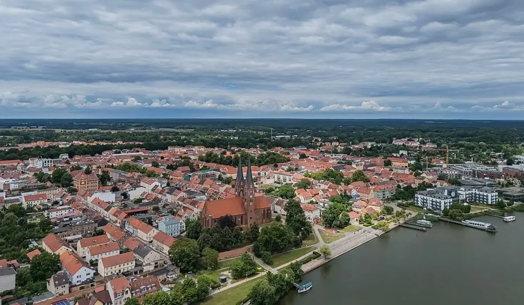 Stadtansicht von Neuruppin – Hostessen und Hosts für Messen, Empfänge und Veranstaltungen bei CALUMA