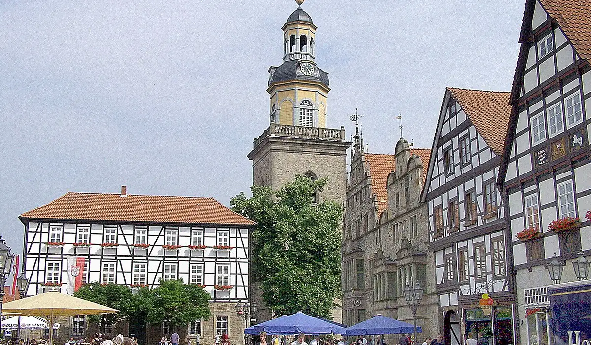 Stadtansicht von Rinteln – Einsatzort für Hostessen bei Messen, Kongressen, Events, Empfängen, Promotionaktionen und Hospitality über CALUMA