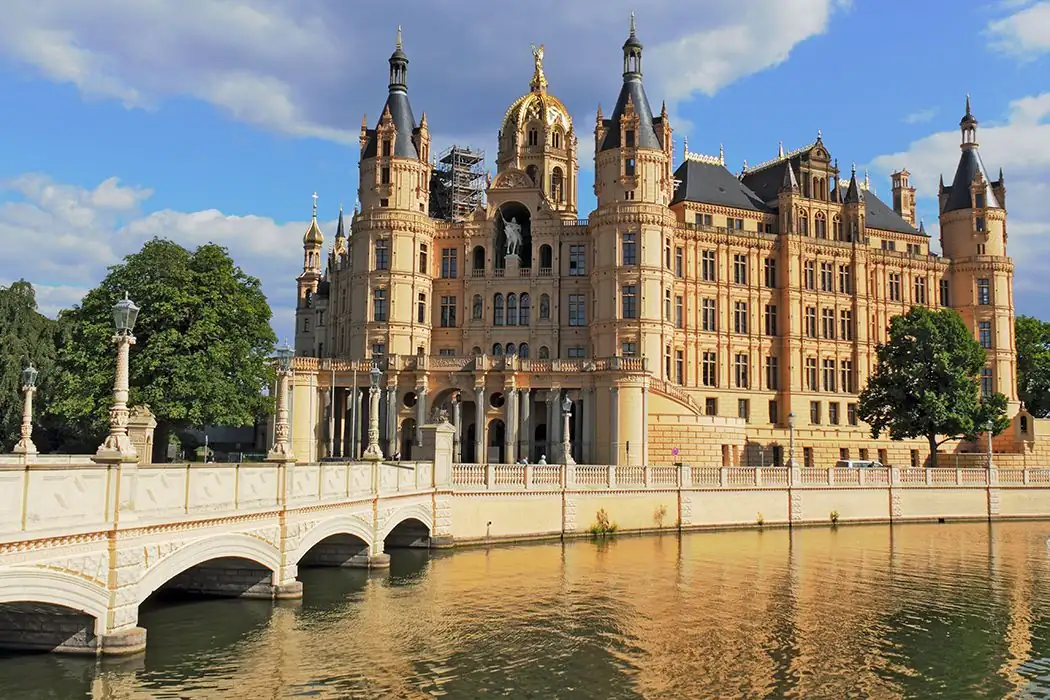 Stadtansicht von Schwerin – Einsatzort für Hostessen bei Messen, Kongressen, Events, Empfängen, Promotionaktionen und Hospitality über CALUMA