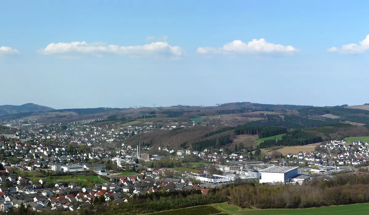 Stadtansicht von Sundern (Sauerland) – Einsatzort für Umzugshelfer bei Privat-, Firmen- und Objektumzügen | CALUMA