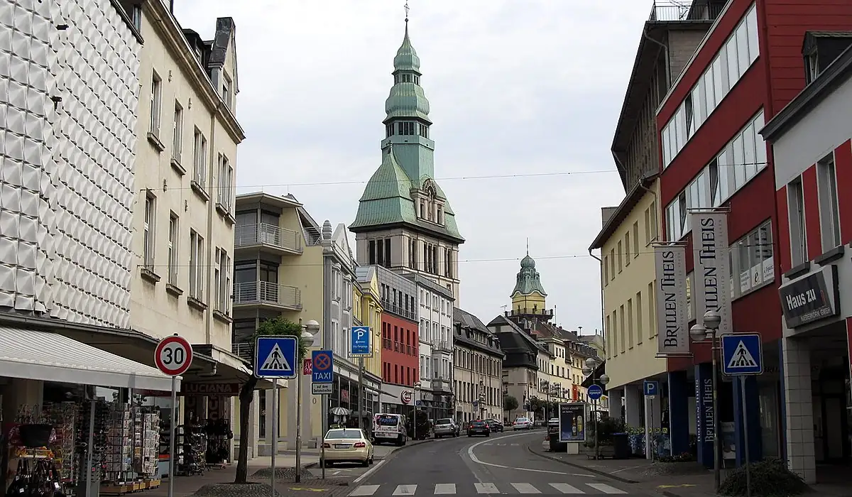 Stadtansicht von Völklingen – Einsatzort für Kellner in Restaurants, Hotels und Veranstaltungen | CALUMA