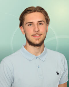 Profilfoto von Luis aus Köln. Berufswunsch: Fachkraft – Lagerlogistik und Paketzusteller/in. Branche: Logistik, Transport, Verkehr.