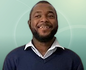 Profilfoto von Charles aus Hamburg. Berufswunsch: Elektroniker/in – Energie- und Gebäudetechnik und Energiemanager/in. Branche: Naturwissenschaften, Labor und Projektmanagement.