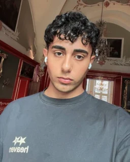 Profilbild von Araz