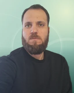 Profilfoto von Farhan aus Minden. Berufswunsch: Abfüller/in und Alltagshelfer/in. Branche: Elektronik und Holz, Papier.