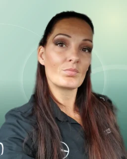 Profilfoto von Andrea aus Brandenburg an der Havel. Berufswunsch: Arbeitsvermittler/in und Kaufmann/-frau – Büromanagement. Branche: Logistik, Transport, Verkehr und Management.