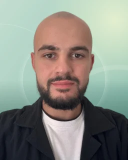 Profilfoto von Amil aus Stuttgart. Berufswunsch: Bürohelfer/in und Berufspädagoge/­pädagogin. Branche: Sozialwesen, Religion und Bildung, Pädagogik.