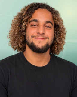 Profilfoto von Kerolos aus Borna. Berufswunsch: Barkeeper/in und Fitnessberater/in. Branche: Verkauf, Handel und Textilien, Bekleidung, Leder.