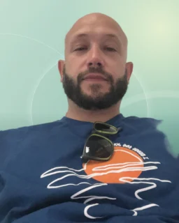 Profilfoto von Alem aus Heilbronn. Berufswunsch: Altenpflegehelfer/in und Alltagshelfer/in. Branche: Logistik, Transport, Verkehr und Elektronik.