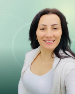 Profilfoto von Elif aus Lohmar. Berufswunsch: Betreuungsassistent/in. Branche: Bildung, Pädagogik.