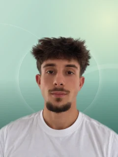 Profilfoto von Mihai aus Essen Oldenburg. Berufswunsch: Bankkaufmann/frau und Industriekaufmann/-frau. Branche: IT, Informatik, Programmierung.