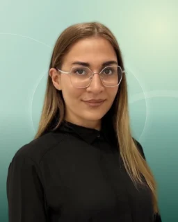 Profilfoto von Gizem aus Fellheim. Berufswunsch: Empfangsmitarbeiter/in. Branche: Kundenservice.
