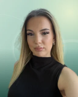 Profilfoto von Celina aus Leipzig. Berufswunsch: Empfangsmitarbeiter/in und Kaufmann/-frau – Büromanagement. Branche: Kundenservice.