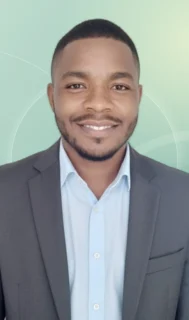 Profilfoto von Loic aus Günzburg. Berufswunsch: Altenpflegehelfer/in. Branche: Medizin, Psychologie, Pflege.