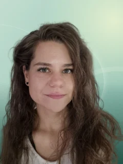 Profilfoto von Sandra aus Quickborn. Berufswunsch: Bürohelfer/in und Haushaltshilfe. Branche: Haushalt, Babysitting und Logistik, Transport, Verkehr.