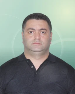 Profilfoto von Rustam aus Detmold. Berufswunsch: Berufskraftfahrer/in. Branche: Logistik, Transport, Verkehr.