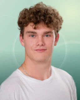 Profilfoto von Davyd aus Weilersbach. Berufswunsch: Fahrer/in. Branche: Gastronomie, Hotellerie, Tourismus und Landwirtschaft, Garten.