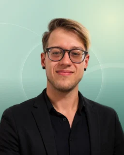 Profilfoto von Nico aus Höchberg. Berufswunsch: Callcenter Agent/in und Inventurhelfer/in. Branche: Beratung, Consulting und Design, Musik, Tanz, Schauspiel.