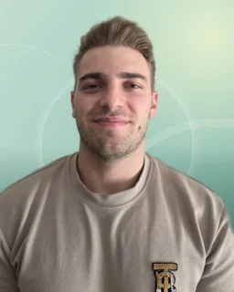 Profilfoto von Adnan aus Essen. Berufswunsch: Fitnessberater/in. Branche: Kundenservice.