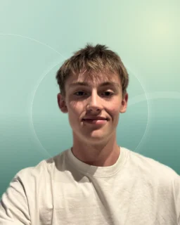 Profilfoto von Aaron aus Tönisvorst. Berufswunsch: Lagerhelfer/in. Branche: Lebensmittel, Getränke und Textilien, Bekleidung, Leder.