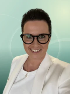 Profilfoto von Elke aus Lingen. Berufswunsch: Assistenz der Geschäftsführung und Empfangsmitarbeiter/in. Branche: Kundenservice und Sales, Vertrieb.