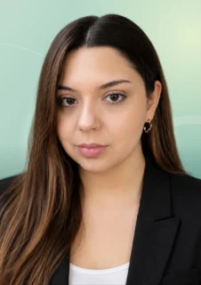 Profilfoto von Zara aus Peine. Berufswunsch: Bürohelfer/in und Lagerhelfer/in. Branche: Logistik, Transport, Verkehr.