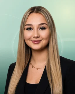 Profilfoto von Alina aus Öhringen. Berufswunsch: Barkeeper/in und Bürohelfer/in. Branche: Gastronomie, Hotellerie, Tourismus und Kundenservice.